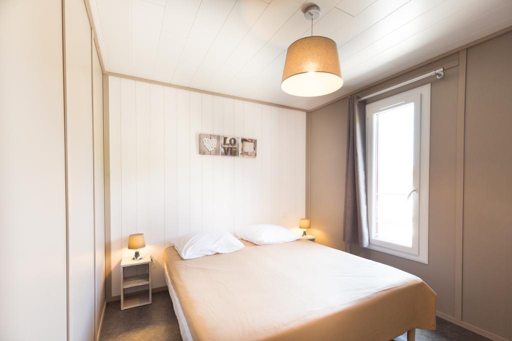 Domaine Chalets Larlapean Saint-Martin-dʼArrossa Buitenkant foto