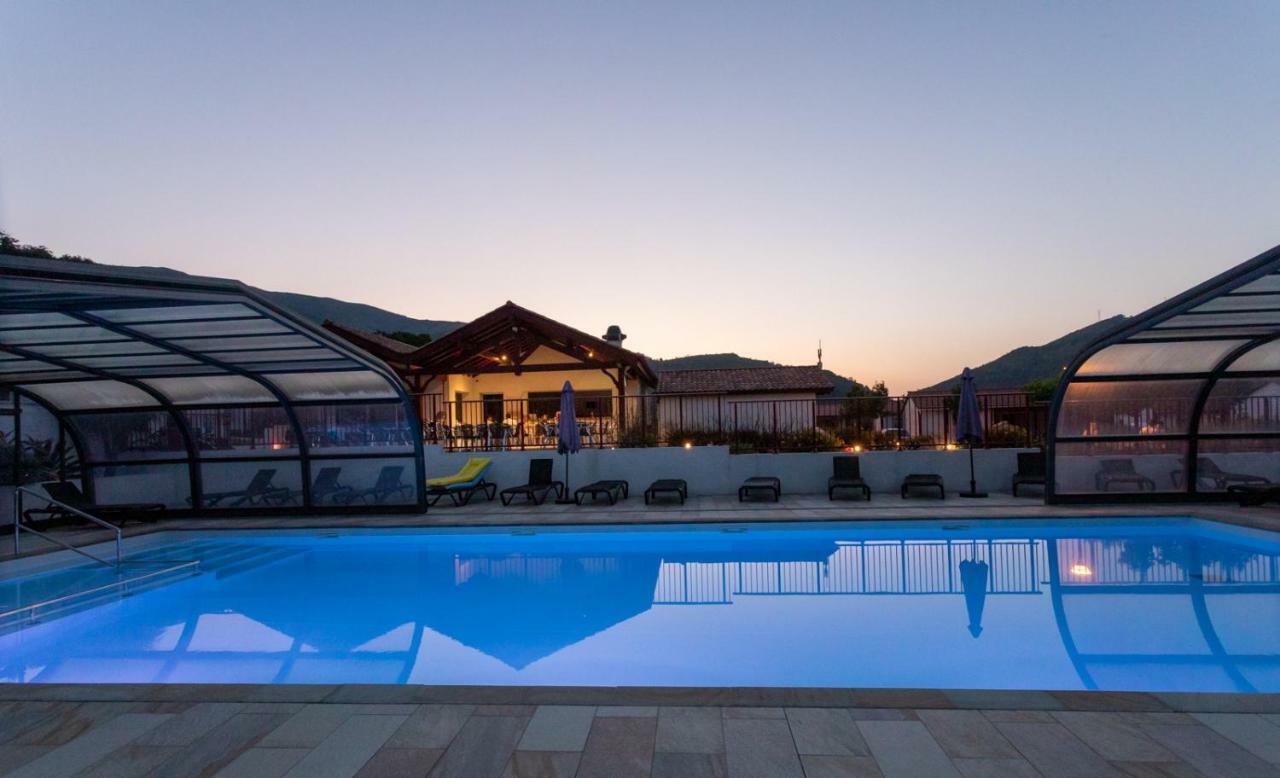 Domaine Chalets Larlapean Saint-Martin-dʼArrossa Buitenkant foto